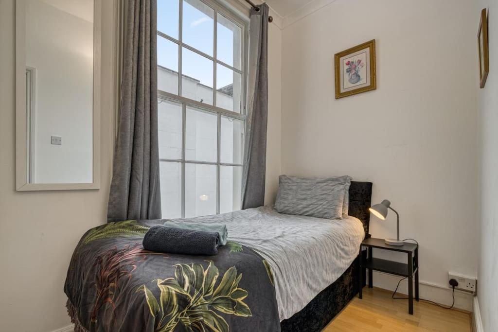 ロンドンCosy 2Br Retreat Near Paddington Stationアパートメント エクステリア 写真