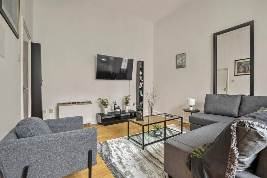 ロンドンCosy 2Br Retreat Near Paddington Stationアパートメント エクステリア 写真