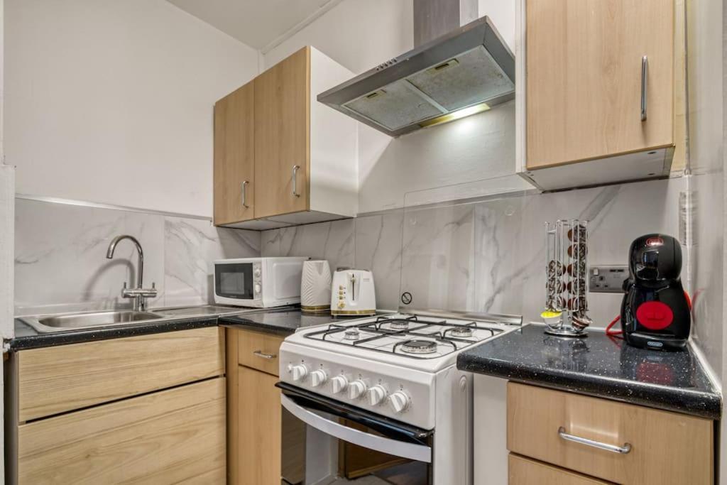 ロンドンCosy 2Br Retreat Near Paddington Stationアパートメント エクステリア 写真