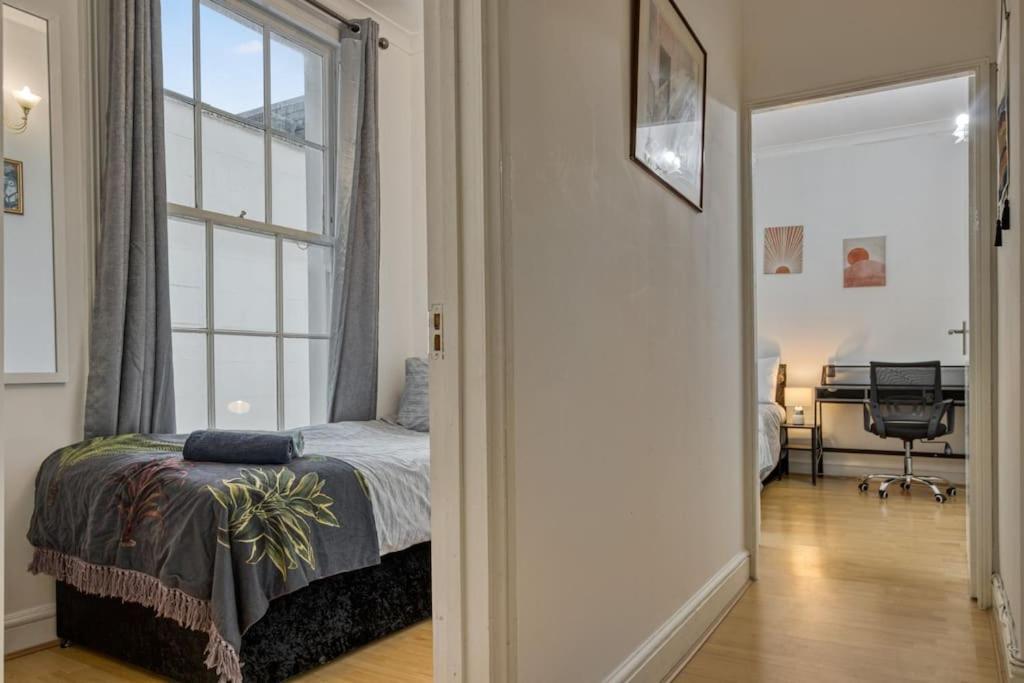ロンドンCosy 2Br Retreat Near Paddington Stationアパートメント エクステリア 写真